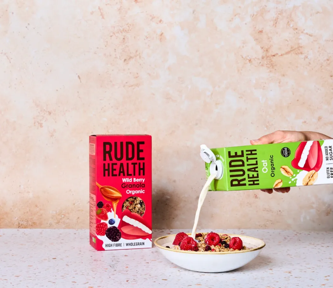 Rude Health Wild Berry granola luomu